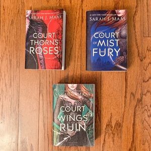 A Court of Thorns and Roses Set Original Cover